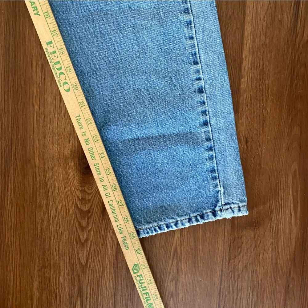 Levi’s Jeans 505 Light Blue Distressed size 38 X 32 casual‎
